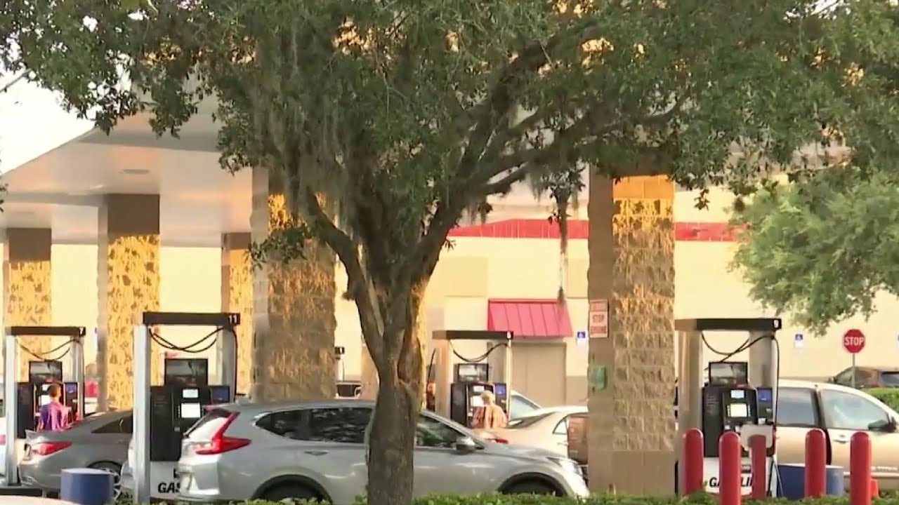 newspaper mockup People grabbing last minute supplies ahead of Hurricane Dorian