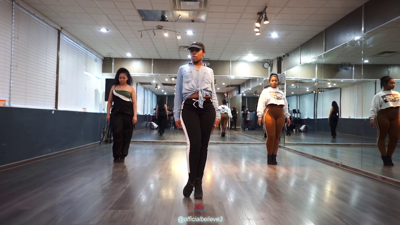 Victoria Monet - Moment (live)