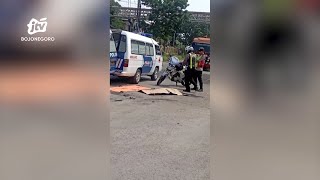 Terekam CCTV, Kecelakaan Motor dan Truk di Pelabuhan Semen Gresik Tuban, Satu Anak Tewas
