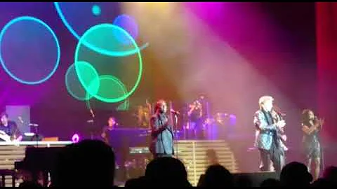 Barry manilow live London 02 arena Thursday September 6th 2018. Let's hang on.