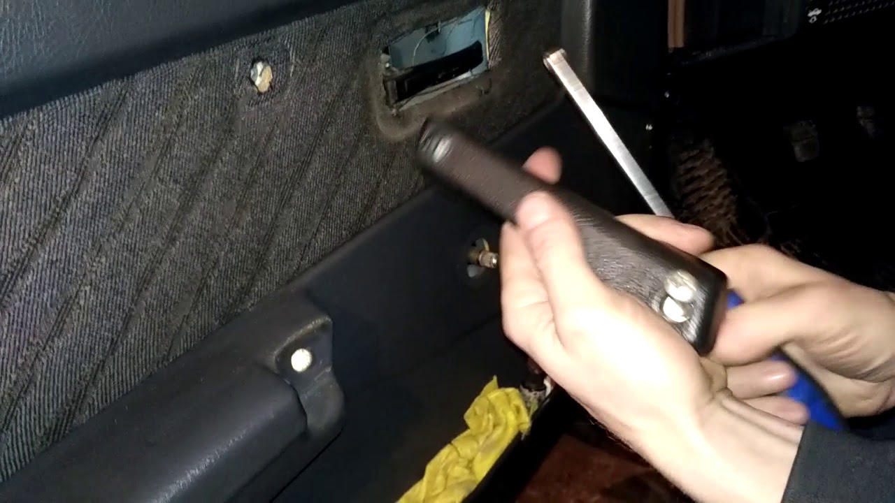 Как снять обшивку сдвижной двери автомобиля