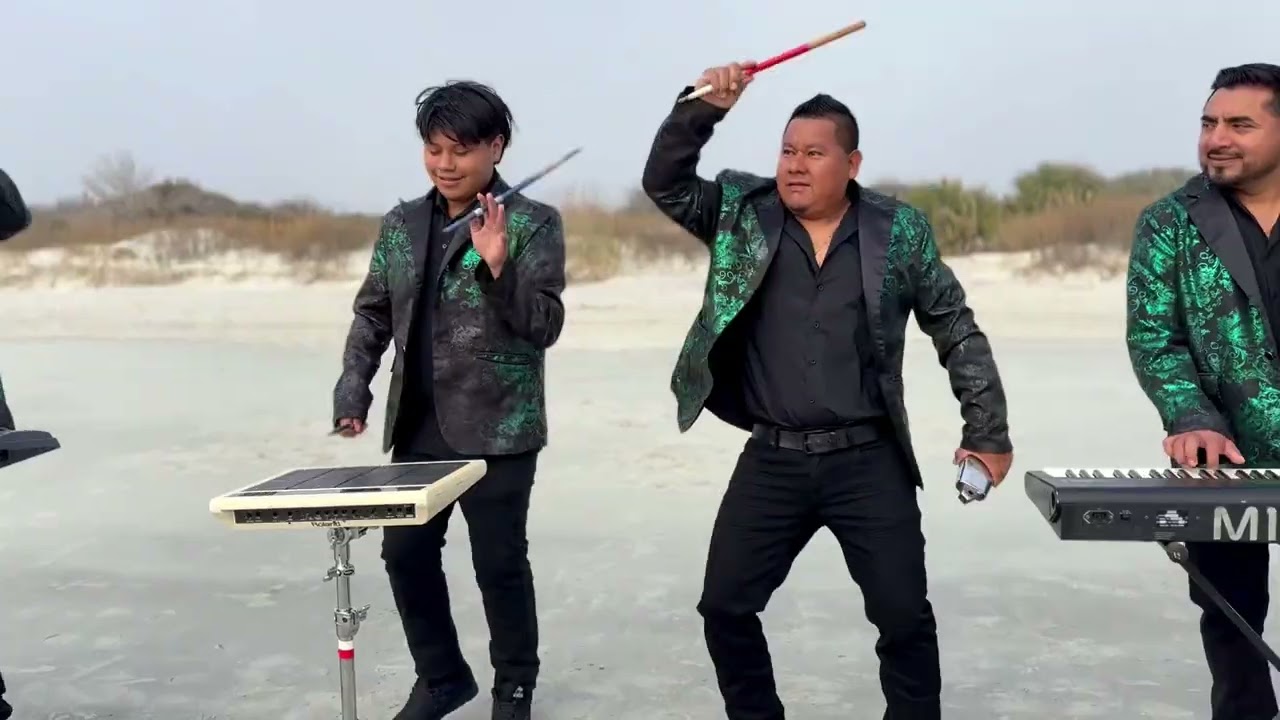 LA MORENA - ADRIÁN CRUZ Y SU GRUPO NUBE 