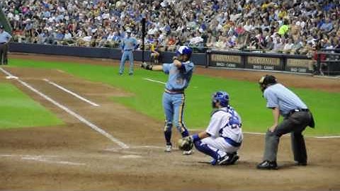 Ichiro Suzuki's weird batting stance