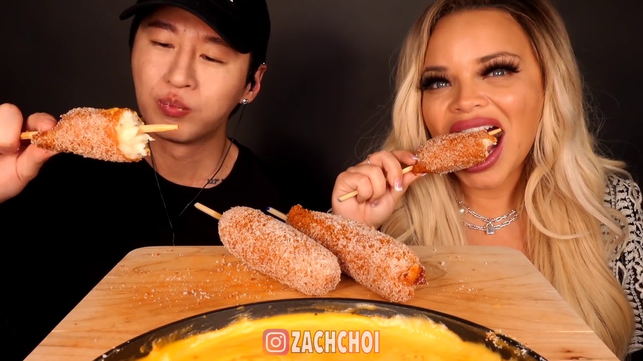 ASMR.ĂN XÚC XÍCH PHÔ MAI...[KHÔNG NÓI CHUYỆN] - YouTube