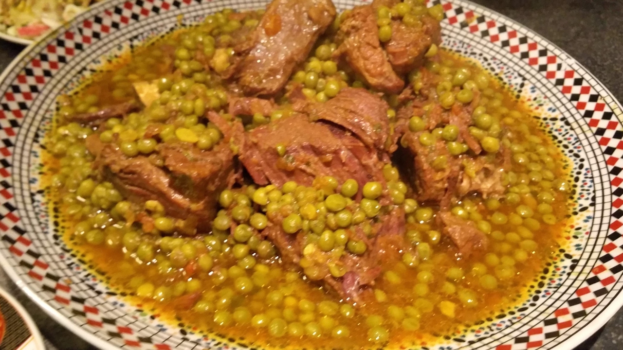 طاجين اللحم بالجلبانة من تقديم نادية الفاسية