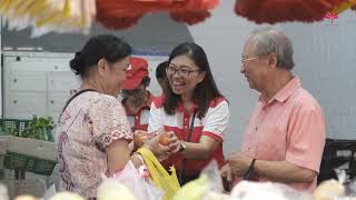 Dr Tan Cheng Bock and Hazel Poa visits Nanyang ward with mandarin oranges to greet residents Dr Tan Cheng Bock and Hazel Poa visits Nanyang ward with mandarin oranges to greet residents