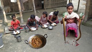 Santali Girl Cooking And Daily Life Big Eel Fish Cutting And Eating Recipe Big Fish Curry Recipe