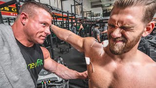 IFBB Pro Brad Rowe foltert mich im Gold’s Gym