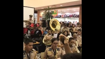 Banda do terceiro cmpm tocando o tema de vingadores!