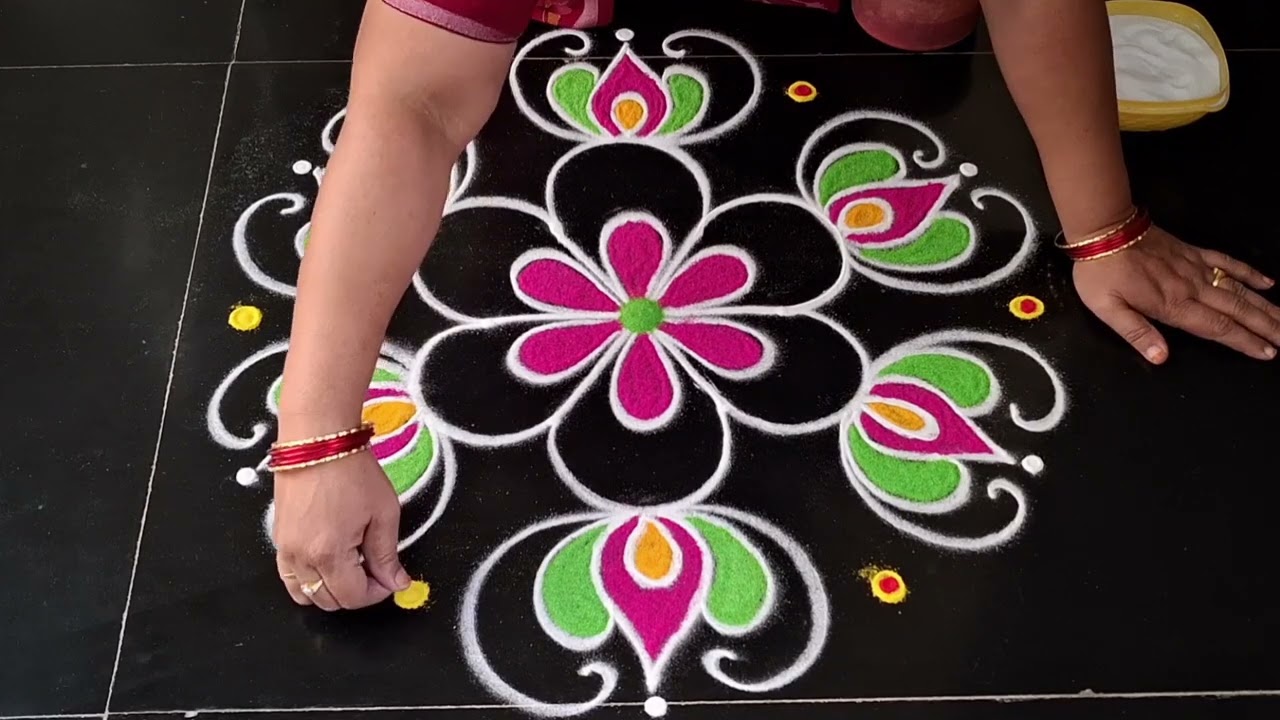 Sankranti special lotus kolam//side border rangoli design//sankranti chukkalamuggulu//easy rangoli 