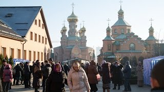 Тисячі людей прийшли до матушки Аліпії у Голосіївську пустинь