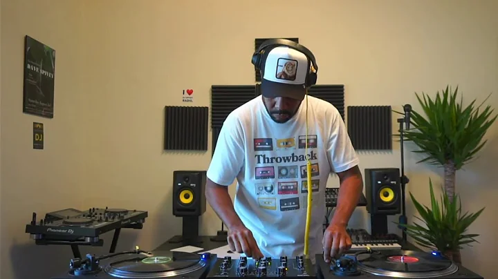 "Vinyl Sessions Vol.1" (A Deep, Soulful House Mix)...