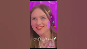 كيتي يعامني بطيبه واحساس تغنيه بحبكم تيم تين 