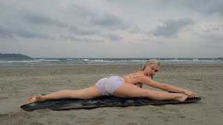Beach workouts 💪🏻 Alice Swifty is live!