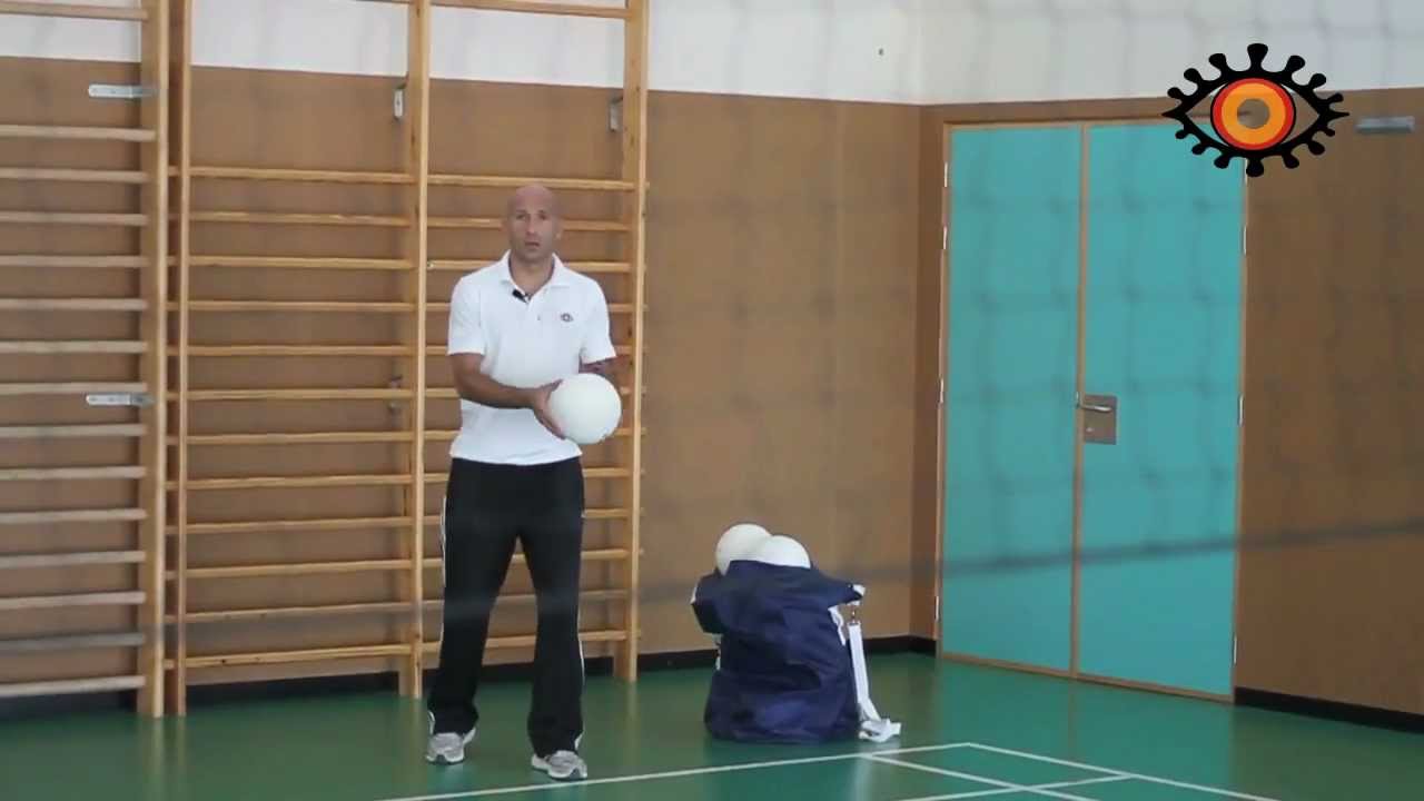 Voleibol saque de mano baja