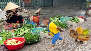 Super Cute! CUTIS rickshaw harvest papaya peddling in market take care of Mom