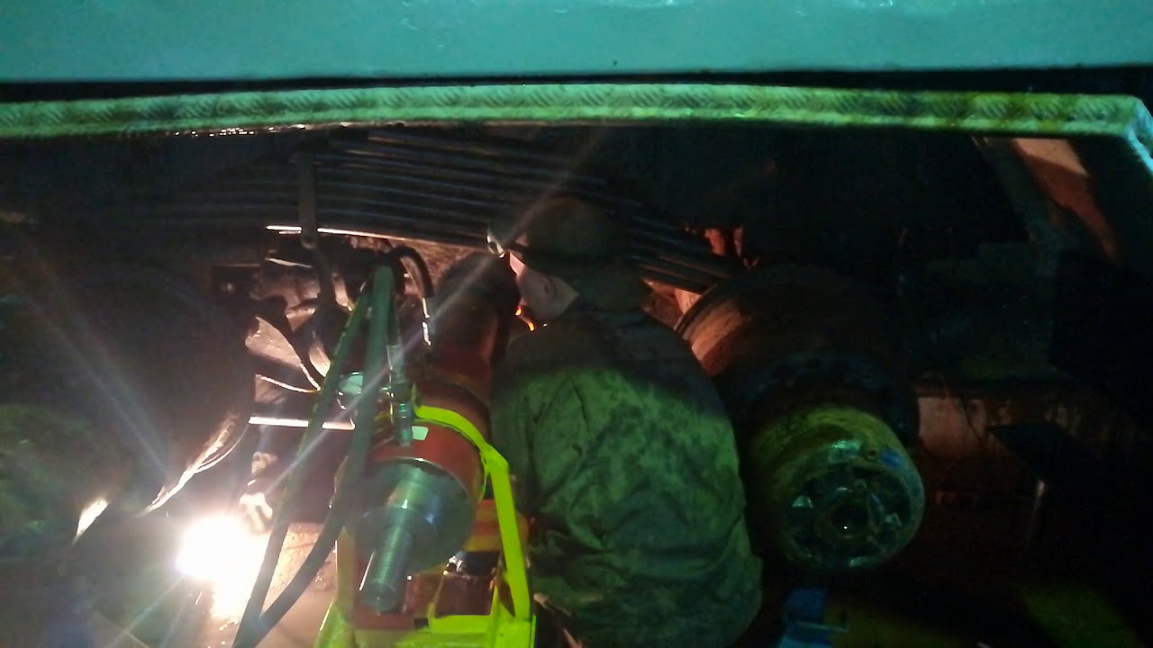 Замена оси балансира Скания 1 этап 3 - YouTube