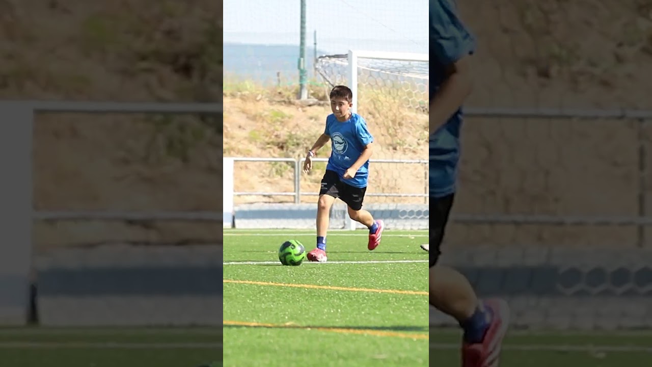 Una mañana en 𝐀𝐠𝐮𝐫𝐚𝐢𝐧 con los chicos y chicas de nuestros #CampusDA de territorio alavés ⚪️🔵