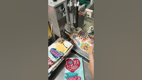 Tags and Hooks Automatically Feeding and Tagging Machine