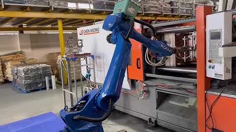 Moka robot MR25E 1840 for injection molding machine