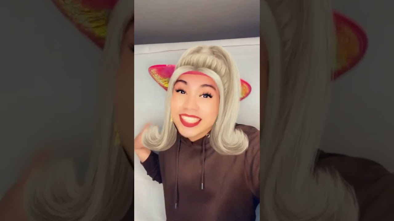 DELFINA VS. VECINA🧥👕👖🩲🩳