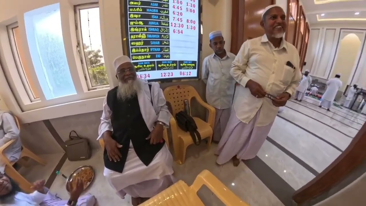 சென்னை மாதவரத்தில் புதிதாக கட்டப்பட்ட ஜமாஅத்துல் உலமா மஸ்ஜித். உலமாக்கள் குர்ஆன் மஜ்லிஸ் செய்தனர். 