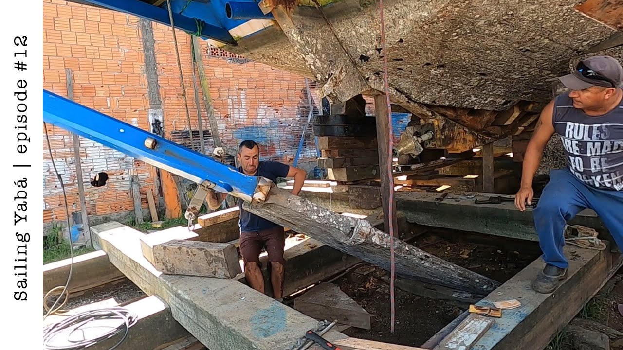 Wooden boat restoration project: Lithium batteries \u0026 Anti-fouling — Sailing Yabá 182