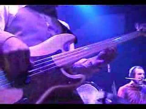 MUTEMATH - Obsolete - ROY upclose on fretless bass