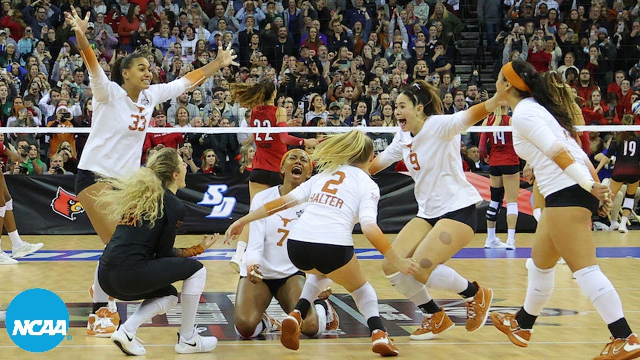 Texas volleyball goes on 40 run, battles off 2 set points to clinch