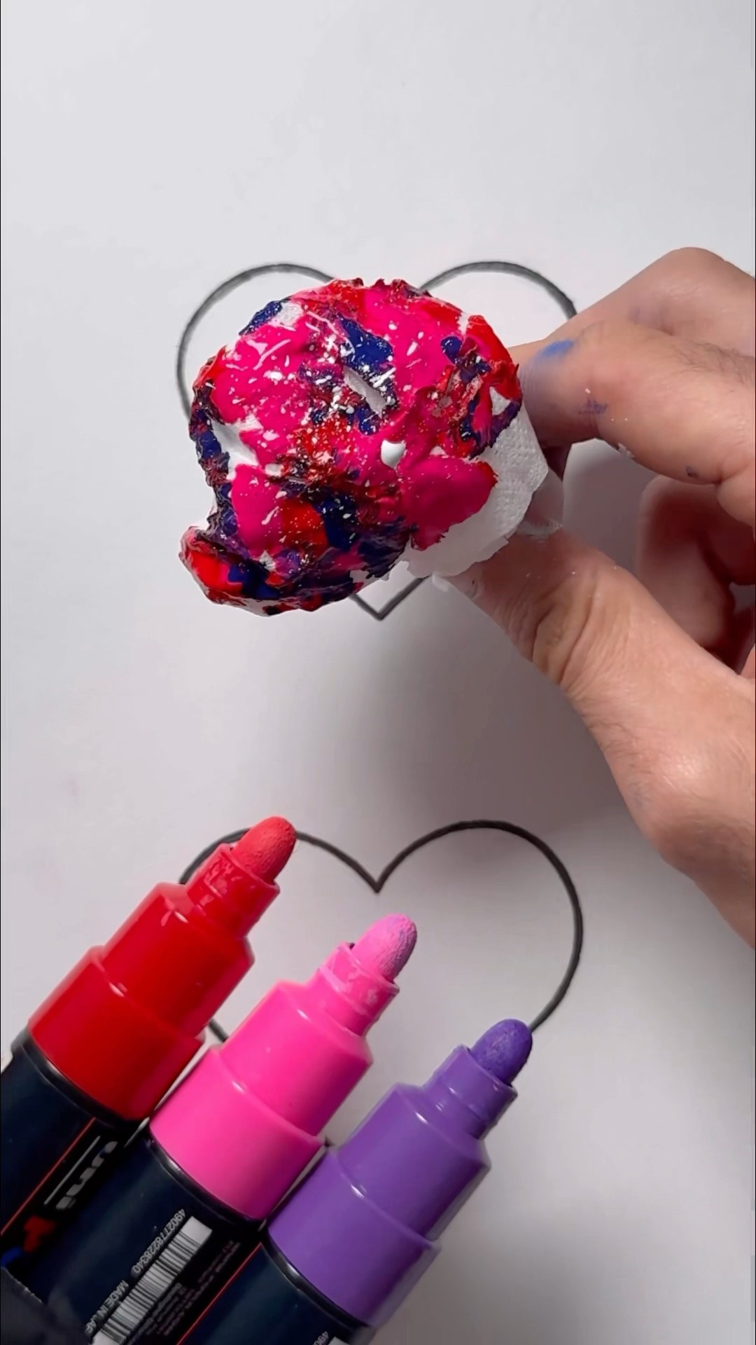 Heart with Acrylics vs Paint Markers! ?✨? || What’s your Fav?! ? #shortsart #love