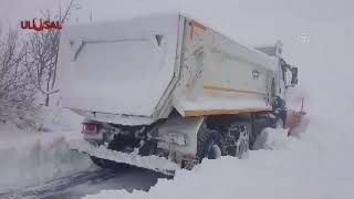 Yollar kapandı, araçlar mahsur kaldı: Kar Türkiye'yi etkisi altına aldı | Yurttan kar manzaraları