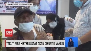 Takut, Pria Histeris saat Akan Disuntik Vaksin