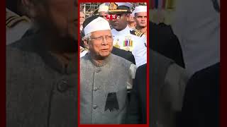 শোকার্ত তারেক রহমানকে কাছে টেনে নিলেন প্রধান উপদেষ্টা #khaledazia #dryunus #tariquerahman #janazah screenshot 3