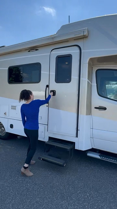 Living in an RV #rv #travel #tinyhouse #motorhome