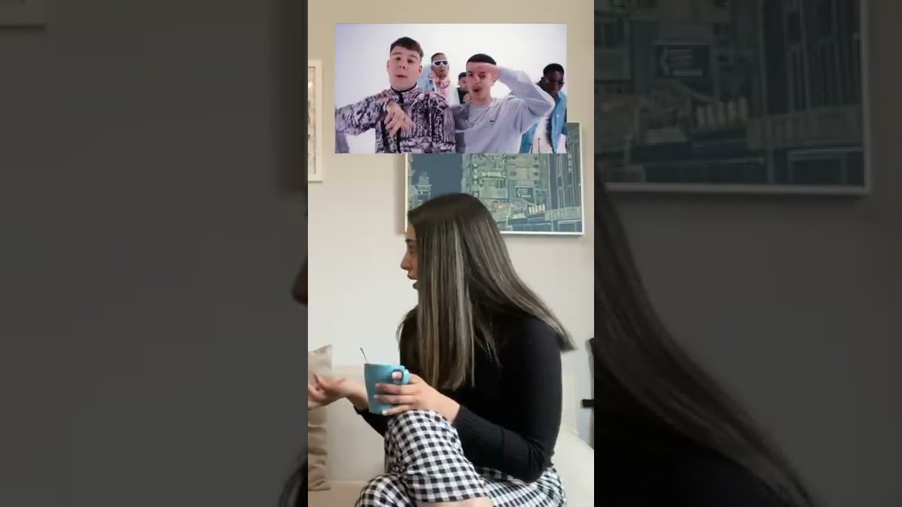 Watch Un café con July (Hablando de música) on YouTube Watch Un café con July (Hablando de música) on YouTube