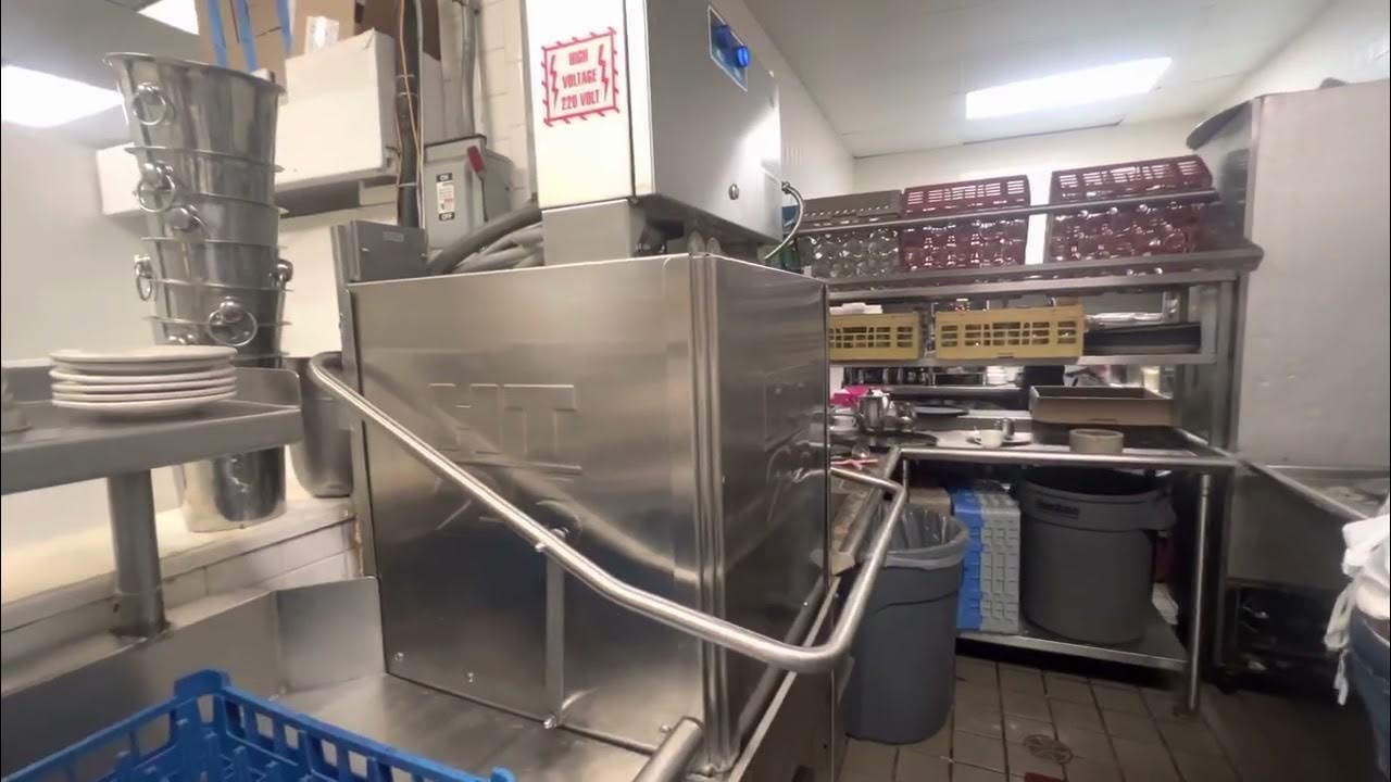 cómo es el trabajo de lavar platos en .restaurante en Estados Unidos