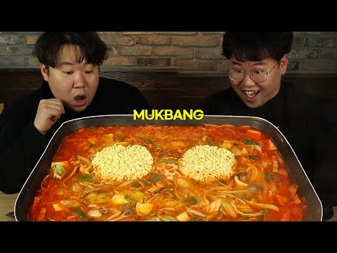 돼지형제는 부대찌개를 좋아했어요