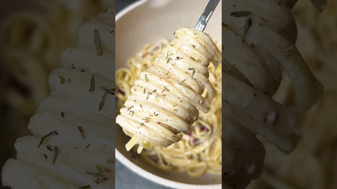 Goat Cheese Pasta 🤤Maybe you’re more used to goat cheese on toast with a little honey 🍯
