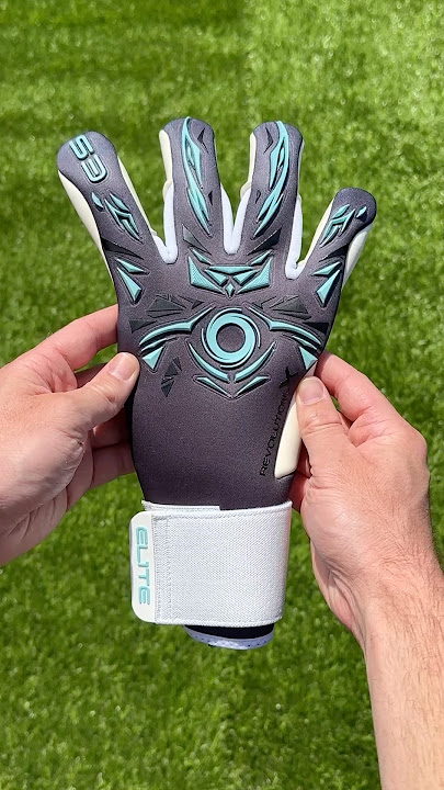 THIBAUT COURTOIS’ NEW ELITE SPORT GLOVES 🔥