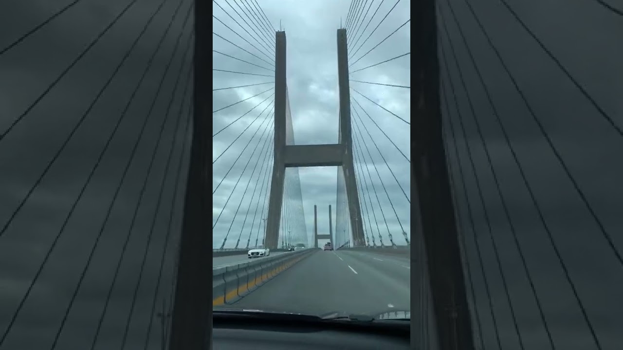 Alex Fraser Bridge that connects Richmond and New Westminster with North Delta in Vancouver BC