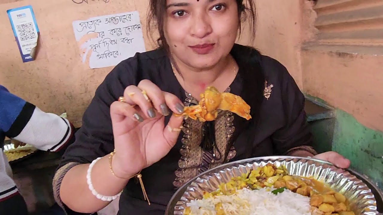 দুটো বাচ্চা নিয়ে পরিশ্রমী পায়েল তার হেঁশেল চালাচ্ছে। 40 টাকায় আনলিমিটেড খাবার। #food