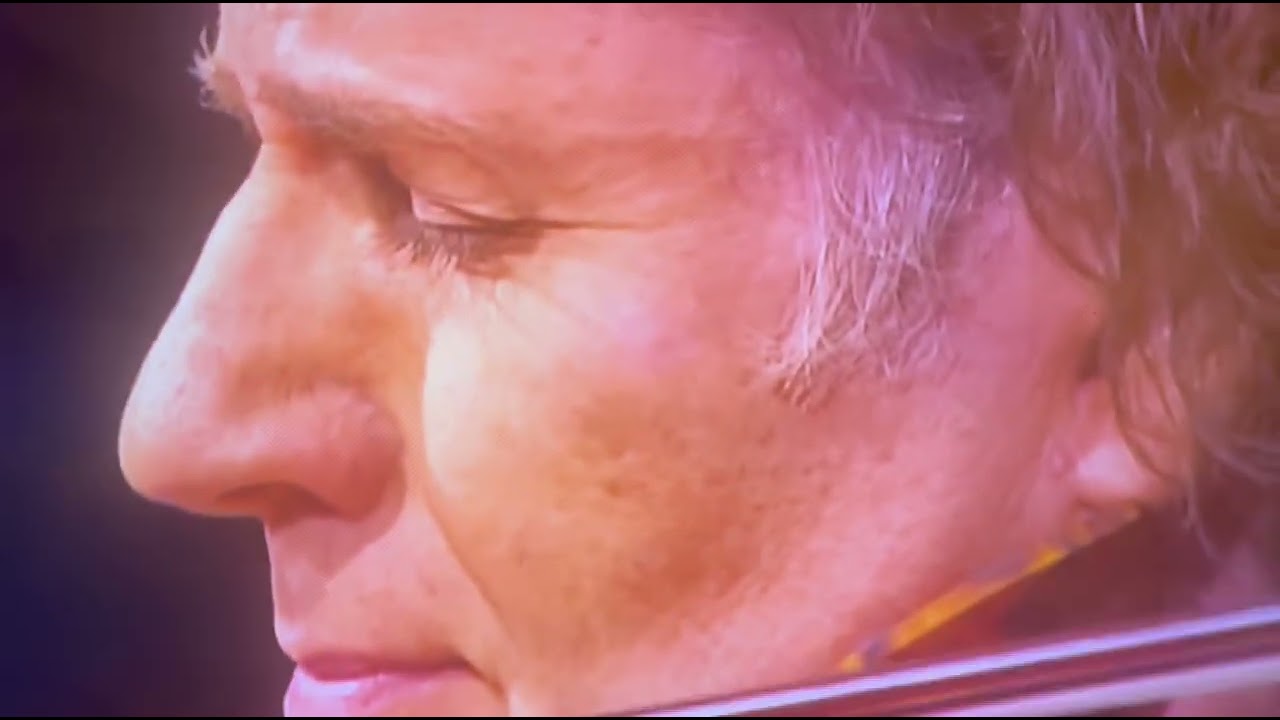 FANTASTIC PERFORMANCE BY ANDRE RIEU 