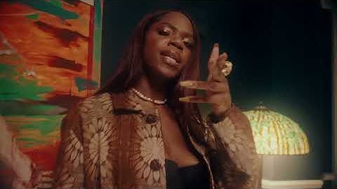 Thumbnail of Shaé Universe feat. ENNY - Sit Back (Official Music Video)