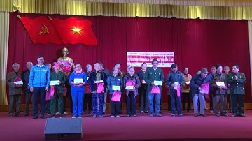 Tặng quà Tết cho cựu thanh niên xung phong có hoàn cảnh đặc biệt khó khăn