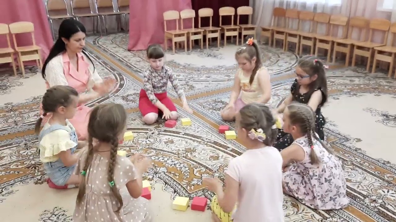 Музыкальная игра с предметами.