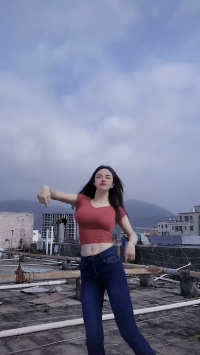 Beautiful girl dancing #beautiful #shortvideo #model #reels #clothing #youtubeshorts #angel
