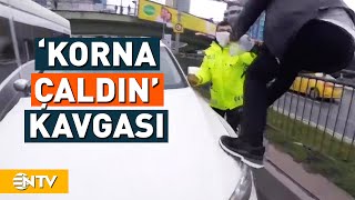 'Emniyettenim' Dedi Korna Çalan Sürücünün Aracını Yumrukladı! | NTV Resimi