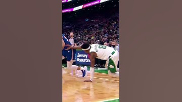 Steph just disrespected Boston with a look away three #shorts