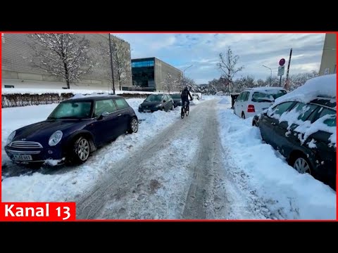 Snow and ice in parts of southern Germany lead to halted tram service, traffic accidents