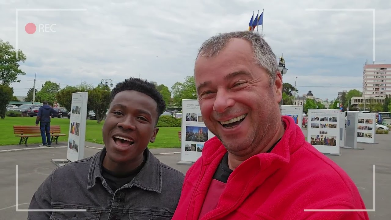 Destinația anului, episod 1 -  Marian Adventures și Mudi vizitează Palatul Culturii, Iași